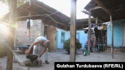 Один из домов в жилмассиве Бишкека.