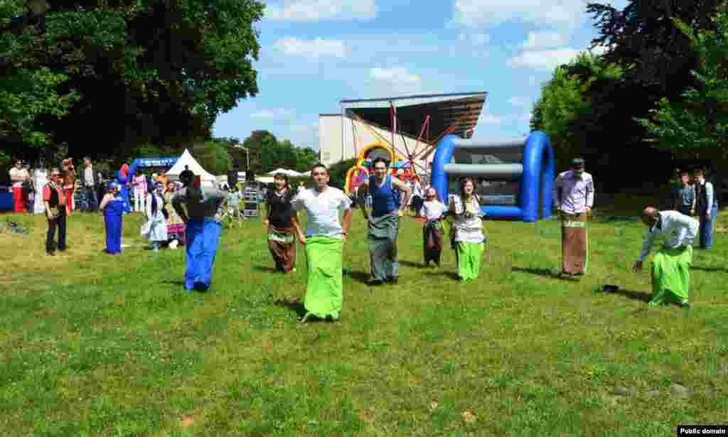 Капчык киеп сикерү бәйгесе