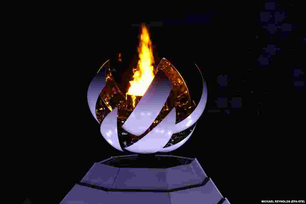 Жабылуу аземинде алоолонуп турган Олимп оту.&nbsp;