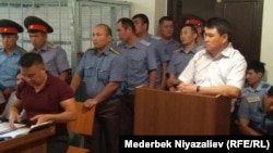 Фотография из зала суда.