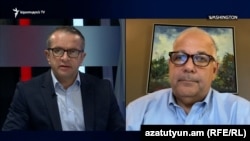 Саргис Арутюнян (слева) берет интервью у Энтони Барсамяна