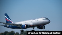 Орусиянын "Аэрофлот" компаниясынын учактарынын бири. Бишкек, Кыргызстан.