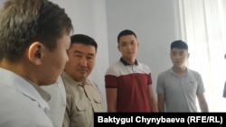 Пограничники, получающие лечение в военном госпитале.