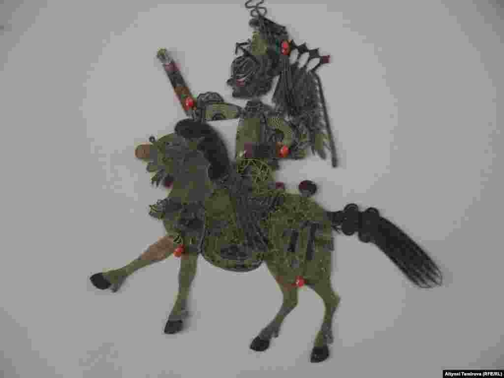 Жасалгачан аскер адамы.