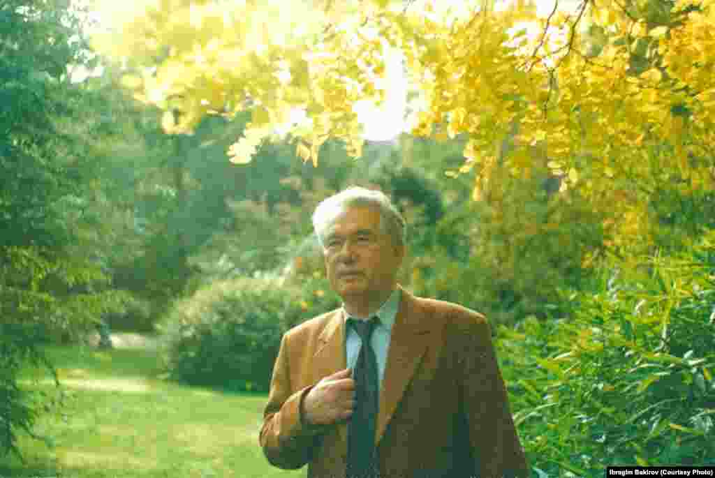 Kyrgyzstan: Chyngyz Aitmatov, Well-known Kyrgyz Soviet writer lived in Brussels