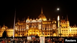 Будапешттеги  демонстрация, 16-декабрь, 2018-жыл. 