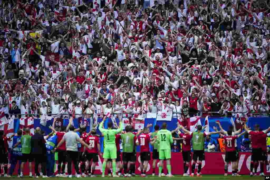 Впереди матч с Португалией. Его необходимо выиграть для выхода в 1/8 финала