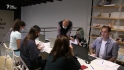 Поки Навальний бореться з «Новачком», його команди продовжують боротьбу проти фальсифікації виборів – відео