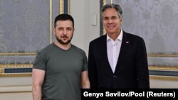 Украинанын президенти Владимир Зеленский менен АКШнын мамлекеттик катчысы Энтони Блинкен. 8-сентябрь, 2022-жыл.