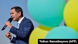 Омурбек Бабанов во время предвыборной агитации. 22 сентября 2017 года.