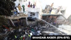 سانحه سقوط طیاره مسافربری در پاکستان که ۹۹ تن شامل(۹۱مسافر و ۸ عمله) سرنشینان این طیاره بودند. 