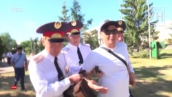 Оролдо "Азаттыктын" кабарчысын полиция кармап кетти