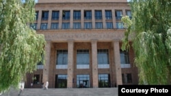 Երևանի Պետհամալսարանի գլխավոր մասնաշենքը, արխիվ