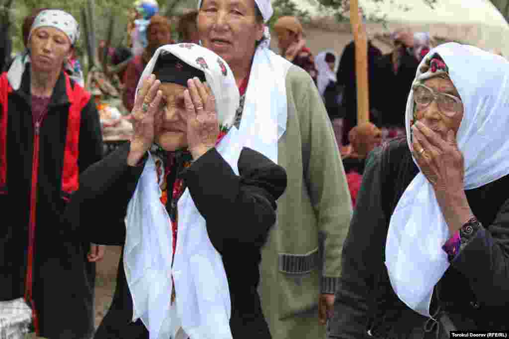 Апалардын батасы, Көк-Таш айылы, Лейлек. 14-сентябрь, 2011