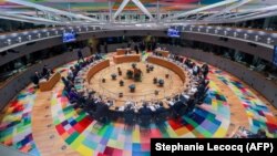 بر اساس این اعلامیه، اتحادیۀ اروپا به‌گونۀ مشروط در آینده به حمایت سیاسی و مالی‌اش از افغانستان ادامه خواهد داد. 
