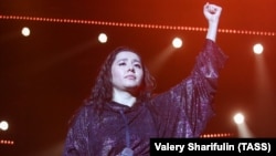 Певица Manizha (Манижа Сангин)