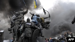 Бої між протестувальникими і міліцією (20 лютого)