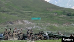 یک پوسته امنیتی نیروهای هندی