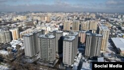 Скрябин көчөсүндө курулган Мамлекеттик ипотекалык компаниянын жети турак жайы. Бишкек.