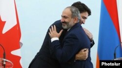 Հայաստանի վարչապետ Նիկոլ Փաշինյանը և Կանադայի վարչապետ Ջասթին Թրյուդոն Երևանում համատեղ ասուլիսի ժամանակ, 13-ը հոկտեմբերի, 2018թ․