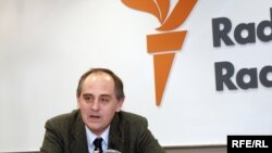 Едвард Лукас