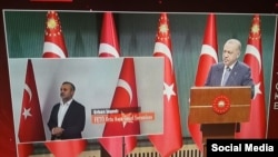 Режеп Тайып Эрдоган Орхан Инанды кармалганы тууралуу айтып жатат. Түркия. 5-июль, 2021-жыл.