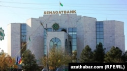 Aşgabatdaky "Senagatbank" (Illýustrasiýa suraty)