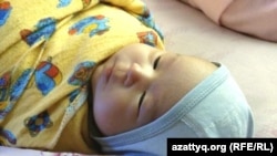 Новорожденный казахстанец. Иллюстративное фото.  