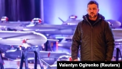 Ուկրաինայի նախագահ Վլադիմիր Զելենսկին տեղական արտադրության անօդաչու թռչող սարքերի ցուցահանդեսում, արխիվ