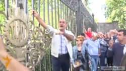 Փոքր ու միջին ձեռներեցները ԱԺ-ից արտահերթ նիստ են պահանջում