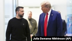 Украинанын президенти Владимир Зеленский жана Кошмо Штаттардын лидери Дональд Трамп. 27-сентябрь, 2024-жыл. Нью-Йорк. 
