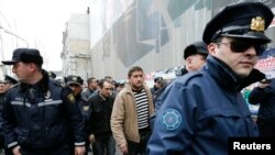 Список запретов достаточно солиден. Казалось, что некоторые пункты, внесенные в Дисциплинарный устав органов Министерства внутренних дел Грузии, всегда были его частью