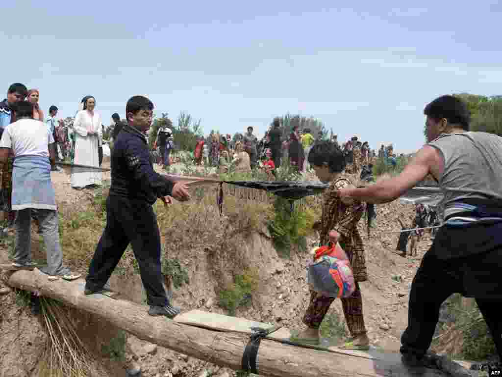 Кыргыз-өзбек чек арасындагы аңдан Өзбекстан тарапка жаш балдарды өткөрүү, 12-июнь.
