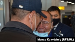 Рақыжан Зейнолланың Қытайда 16 жыл қамауда отырып, Қазақстанға оралған сәті. 9 сәуір 2021 жыл. Алматы қаласы. 