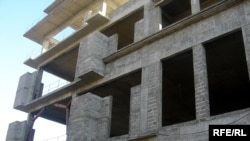 Bosniyalılar burada işləyirlər  