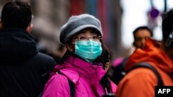 На тлі поширення коронавірусу захисні маски стали дефіцитом