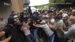 Чорнобильці проти COVID-19. У Харкові активісти заблокували лікарню (відео)