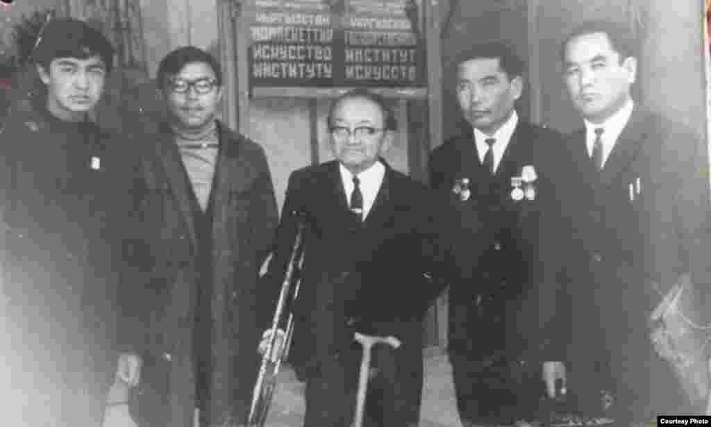 Чыгрмачылыктагы кесиптештери