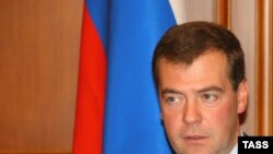 Раисҷумҳури Русия Дмитрий Медведев 