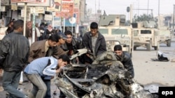 Насилию не видно конца. На месте взрыва бомбы в Багдаде