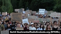 Примітно, що протести не є антивоєнними демонстраціями, але російські коментатори намагаються представити їх як протести проти Зеленського та воєнних зусиль України