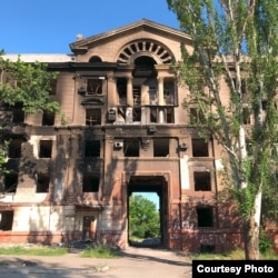 Пошкоджені будинки Маріуполя під час повномасштабного вторгнення РФ, 2022 рік