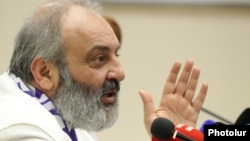 Բագրատ արքեպիսկոպոս Գալստանյան