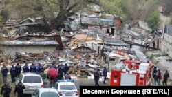 Разрушаването на незаконните постройки в квартал "Захарна фабрика"