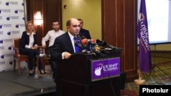 «Լուսավոր Հայաստան»-ի առաջնորդ Էդմոն Մարուքյան, արխիվ