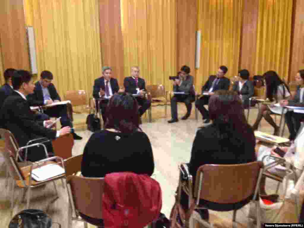 Делегаты Второго всемирного форума кыргызских диаспор за рубежом. Сан-Марино