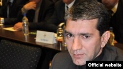 Алиёр Ашӯрмамадов.