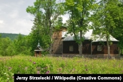 Греко-католицька церква Святої Параскеви у селі Новиця у гміні Устя-Горлицьке Горлицького повіту Малопольського воєводства. Історично належить до Лемківщини. Відоме як місце народження Богдана-Ігоря Антонича