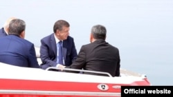 2017 yilning 17 may kuni Abdug‘ani Sanginov va Ochilboy Ramatov prezident Mirziyoyevga Sardoba sum omborini "topshirgan" edi.