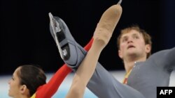 Орусиялык спортчулар Вера Базарова менен Юрий Ларионов